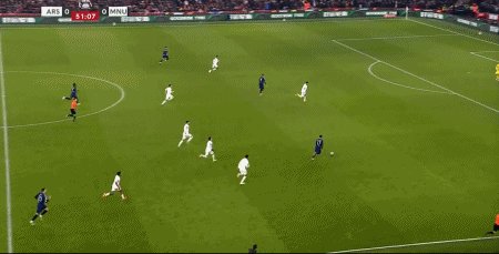 1736727010825033676.gif