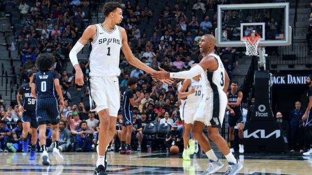 开云体育app-马刺签下保罗“一人两用”，他兼顾教练和球员双身份